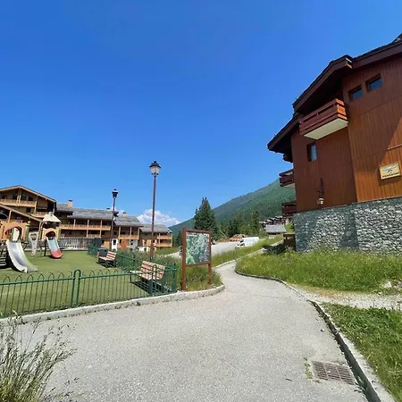 Valmorel: Aux Pieds, 4 Pers, Balcon - Fr-1-356-496 Valmorel